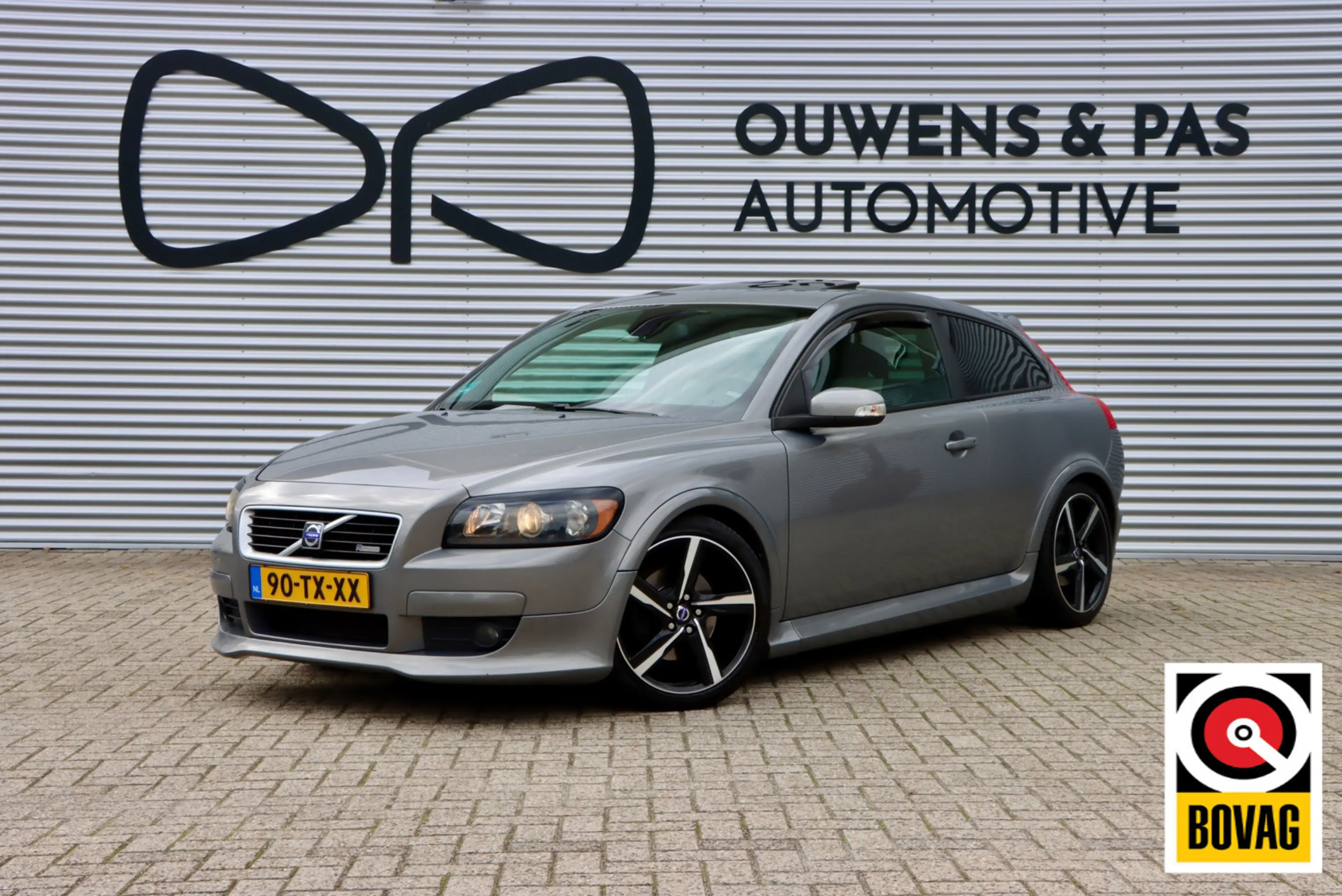 Volvo C30 2.5 T5 Momentum | R Design | Schuifdak | Nieuwe Ko