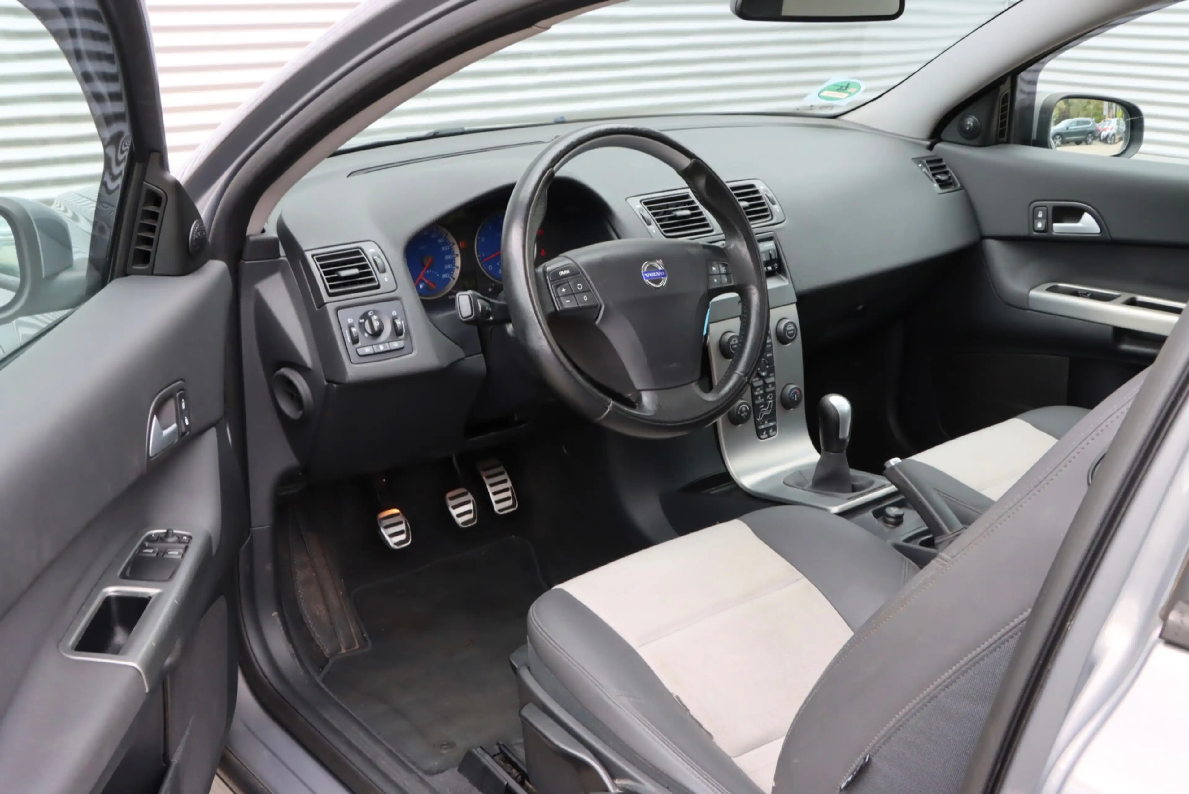 Volvo C30 2.5 T5 Momentum | R Design | Schuifdak | Nieuwe Ko — photo 7