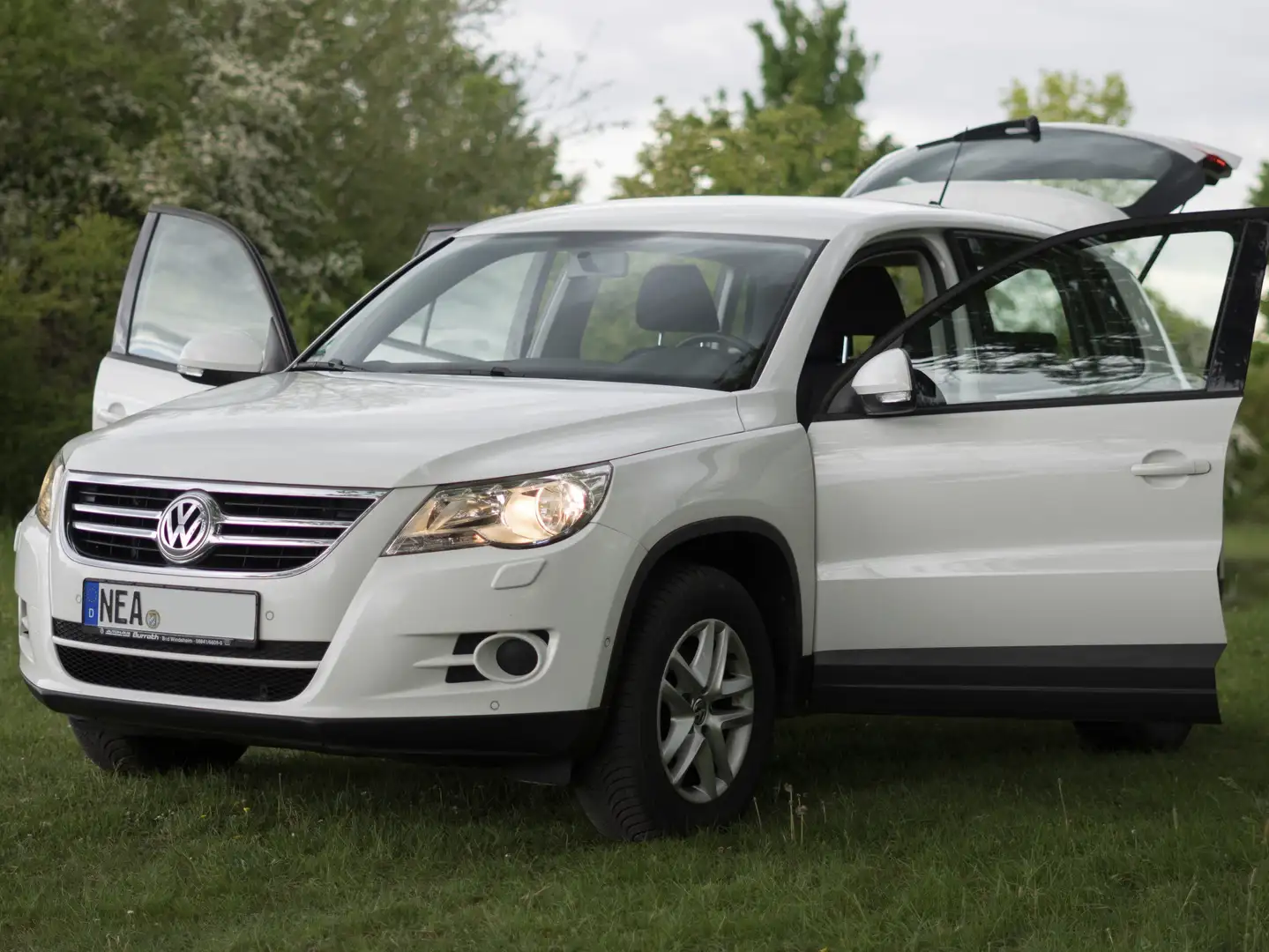Volkswagen Tiguan Tiguan 2.0 TDI DPF BlueMotion Technology Trend Weiß - 1