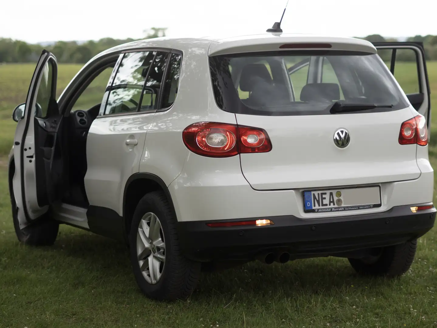Volkswagen Tiguan Tiguan 2.0 TDI DPF BlueMotion Technology Trend Weiß - 2