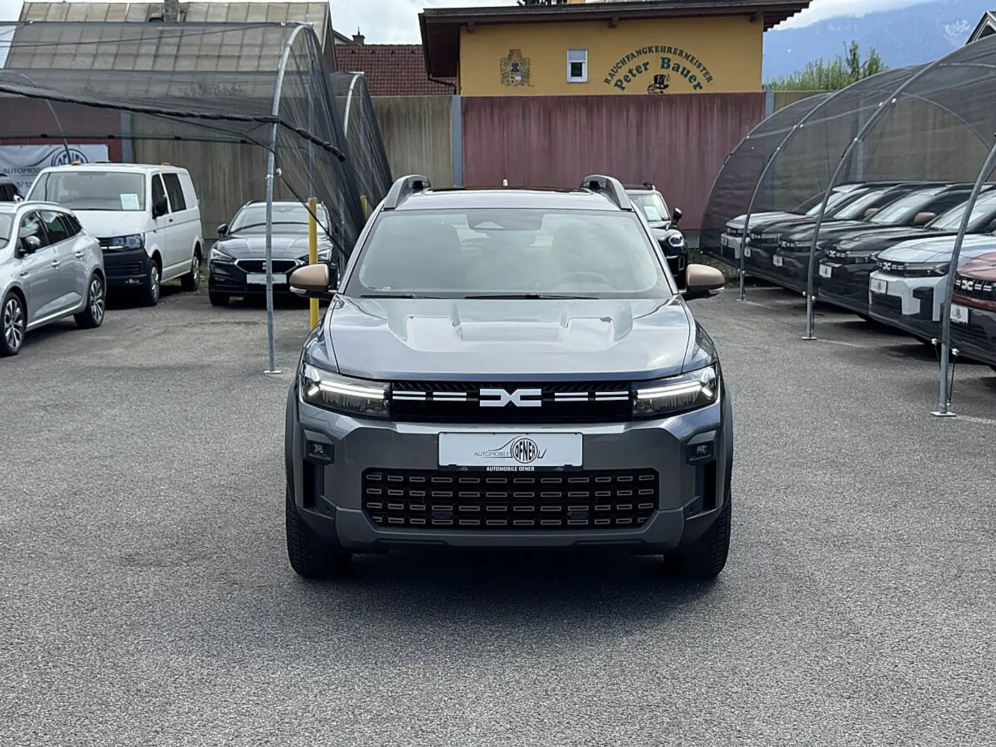 Dacia Bigster Extreme TCe mHev 130 4x4 LED PDC Kamera Pano Wi... Grau - 2