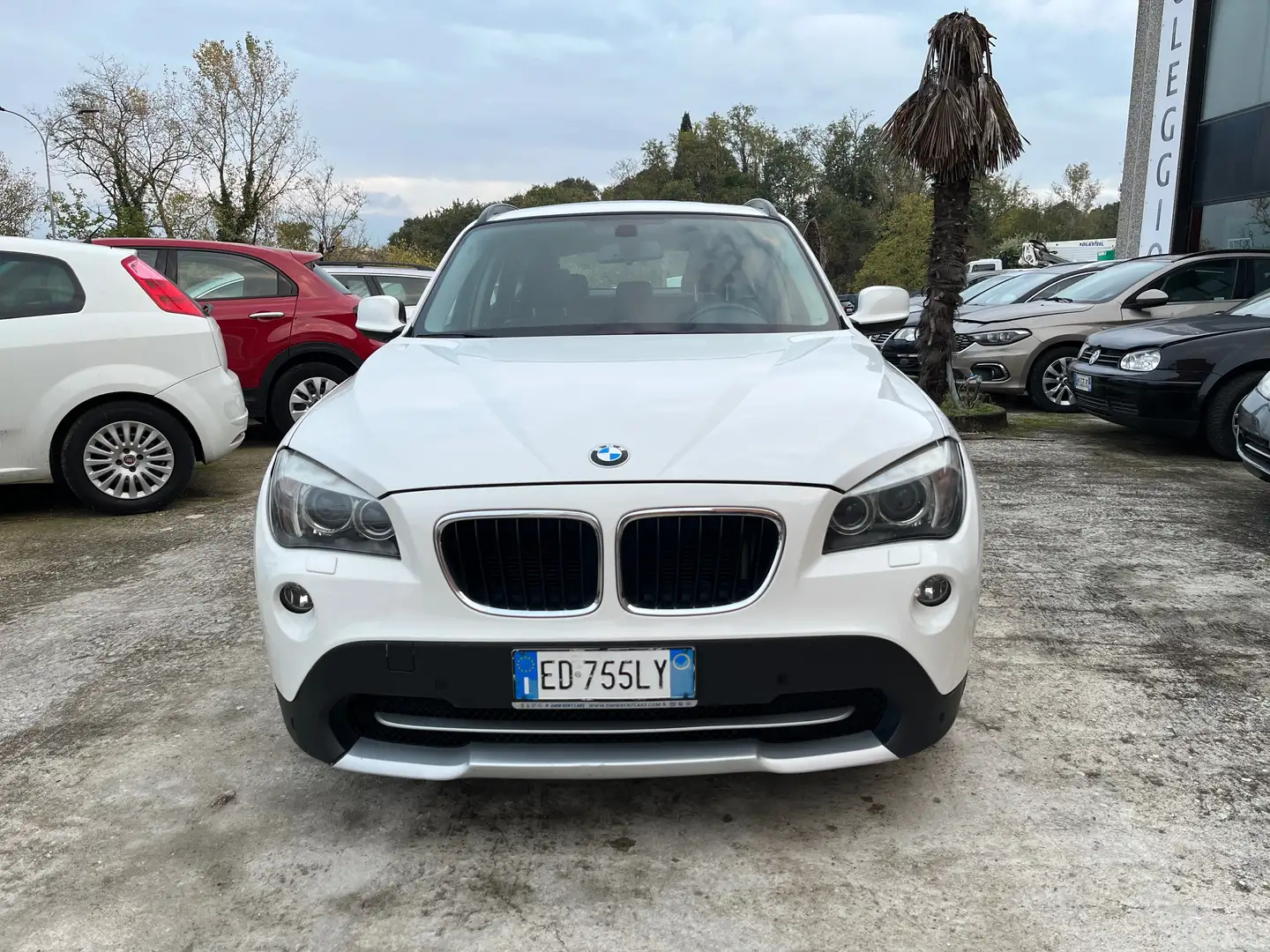 BMW X1 X1 xdrive20d Attiva Weiß - 2
