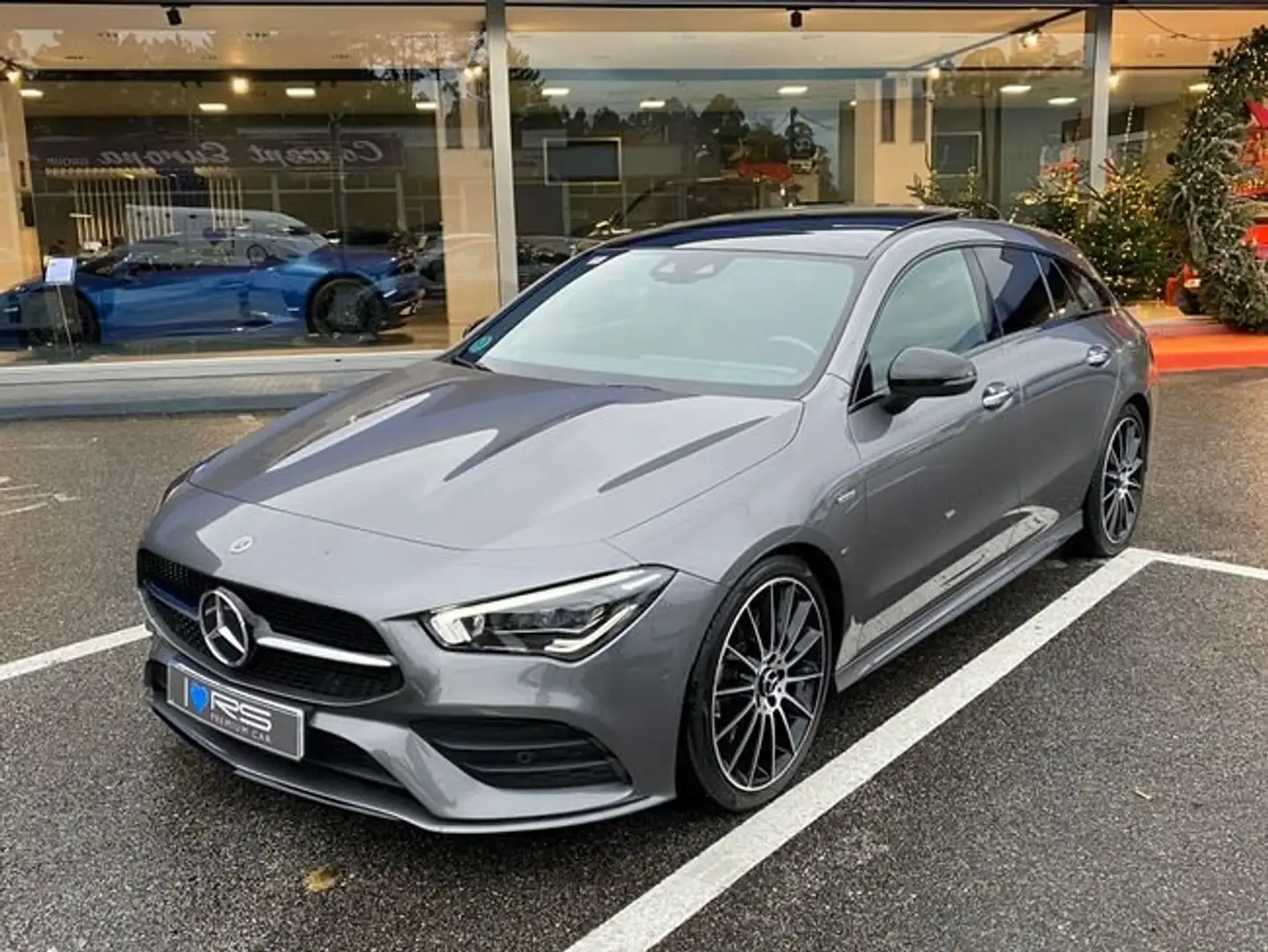 Mercedes-Benz CLA 200 Shooting Brake Gris - 2