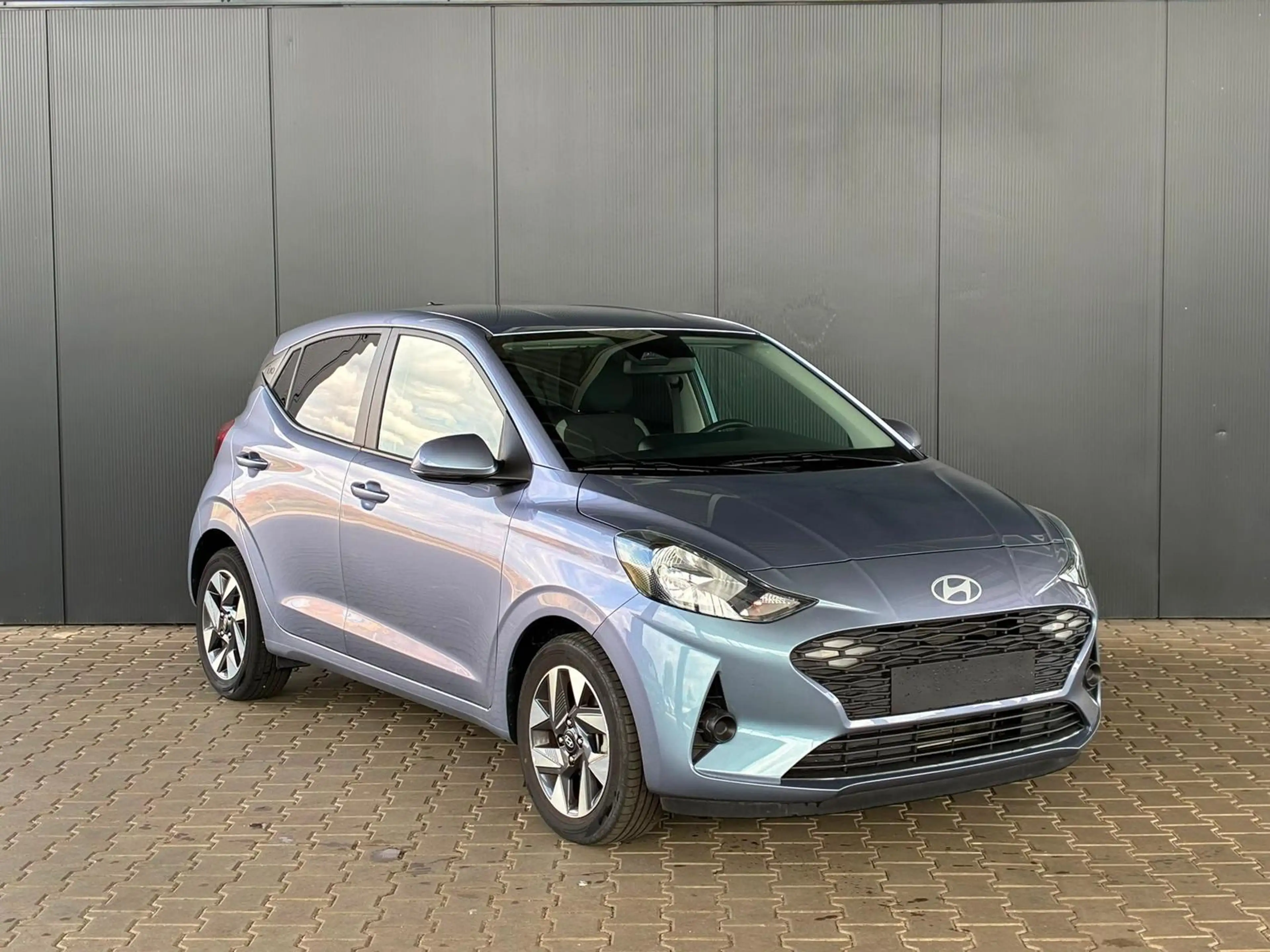 Hyundai i10 MPI 1.0 63PS Comfort / CarPlay / Navi / Kamera / T — photo 4