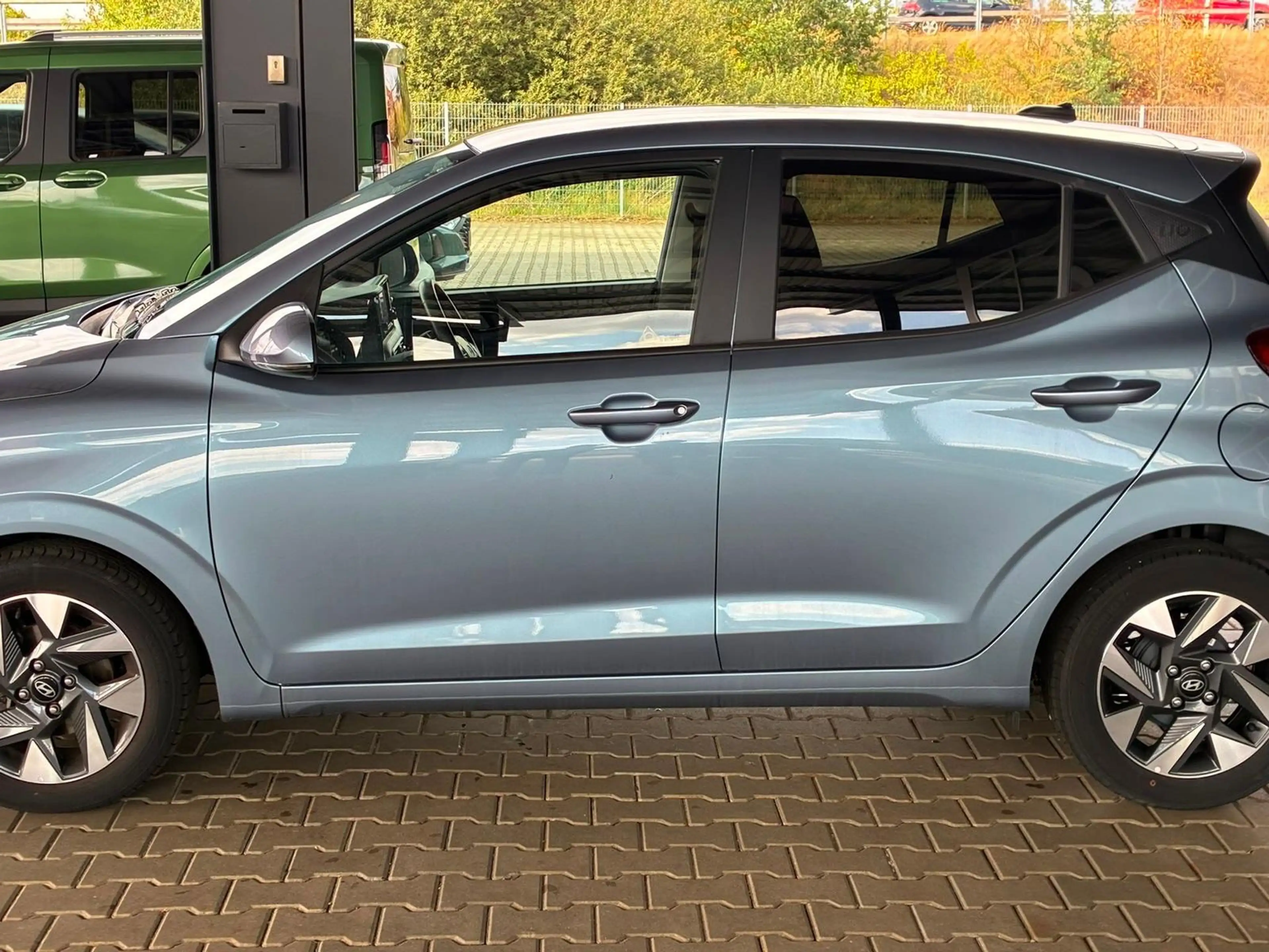 Hyundai i10 MPI 1.0 63PS Comfort / CarPlay / Navi / Kamera / T — photo 15