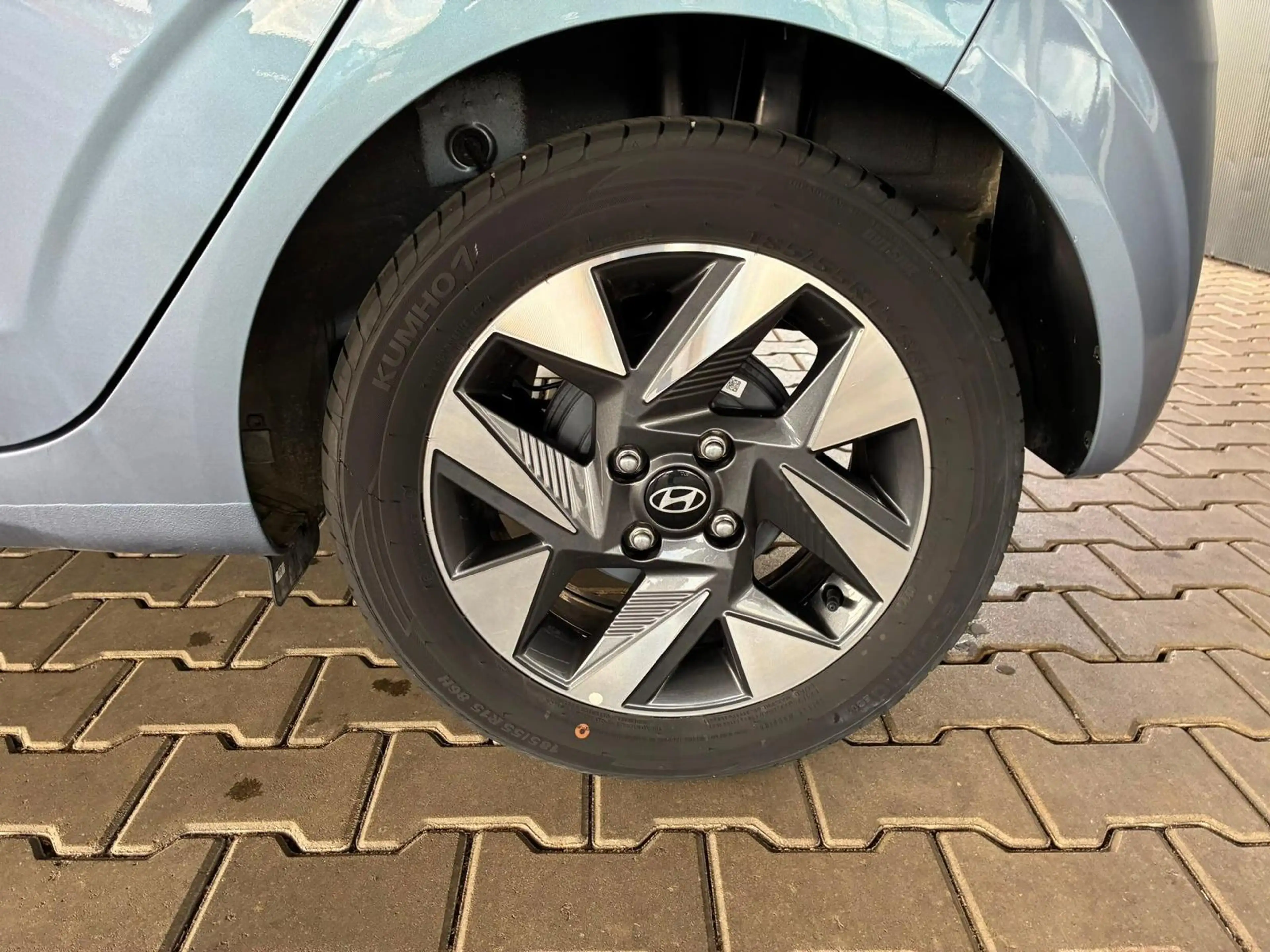 Hyundai i10 MPI 1.0 63PS Comfort / CarPlay / Navi / Kamera / T — photo 12