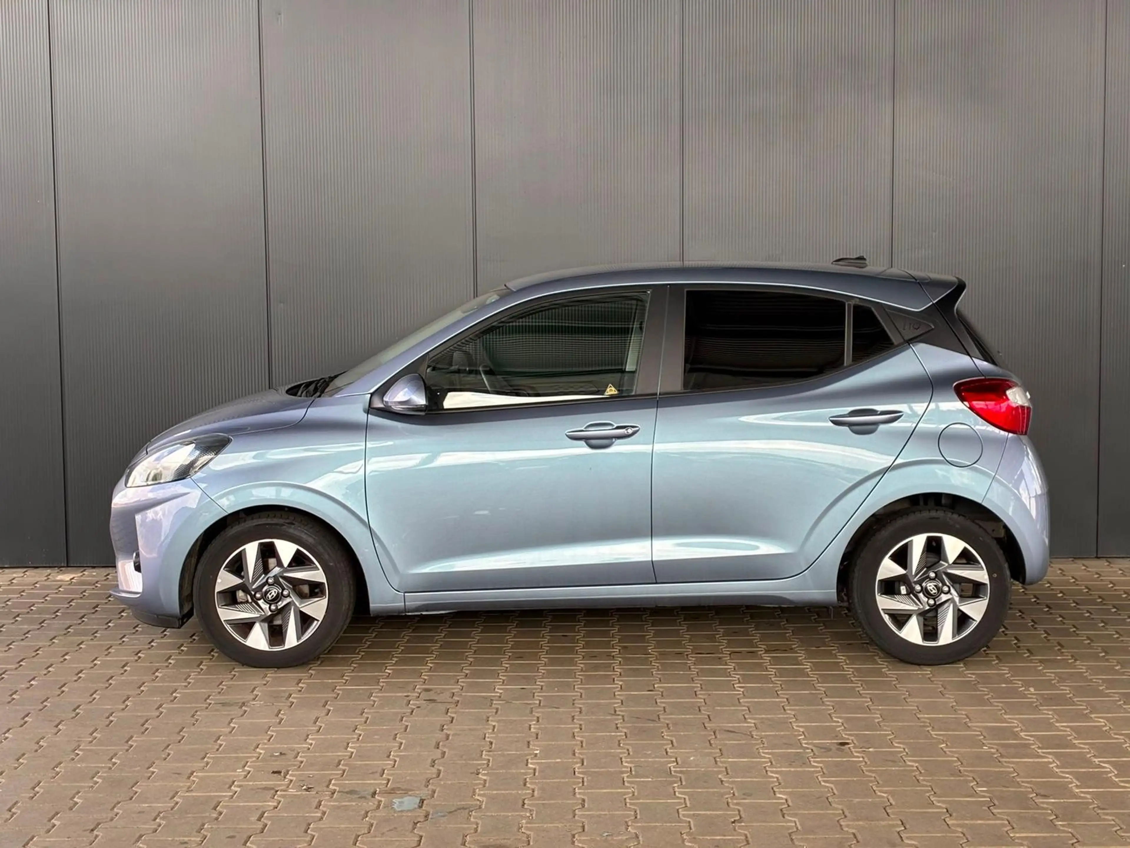 Hyundai i10 MPI 1.0 63PS Comfort / CarPlay / Navi / Kamera / T — photo 2