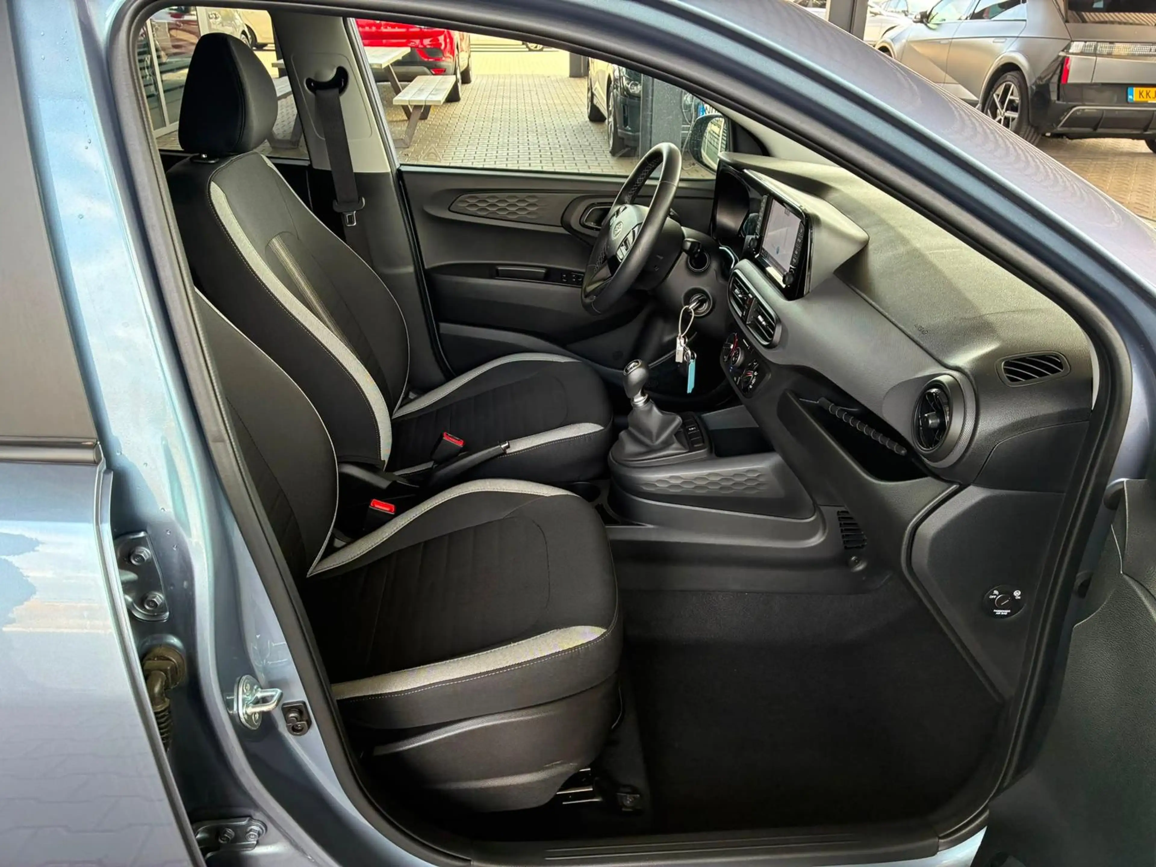Hyundai i10 MPI 1.0 63PS Comfort / CarPlay / Navi / Kamera / T — photo 13