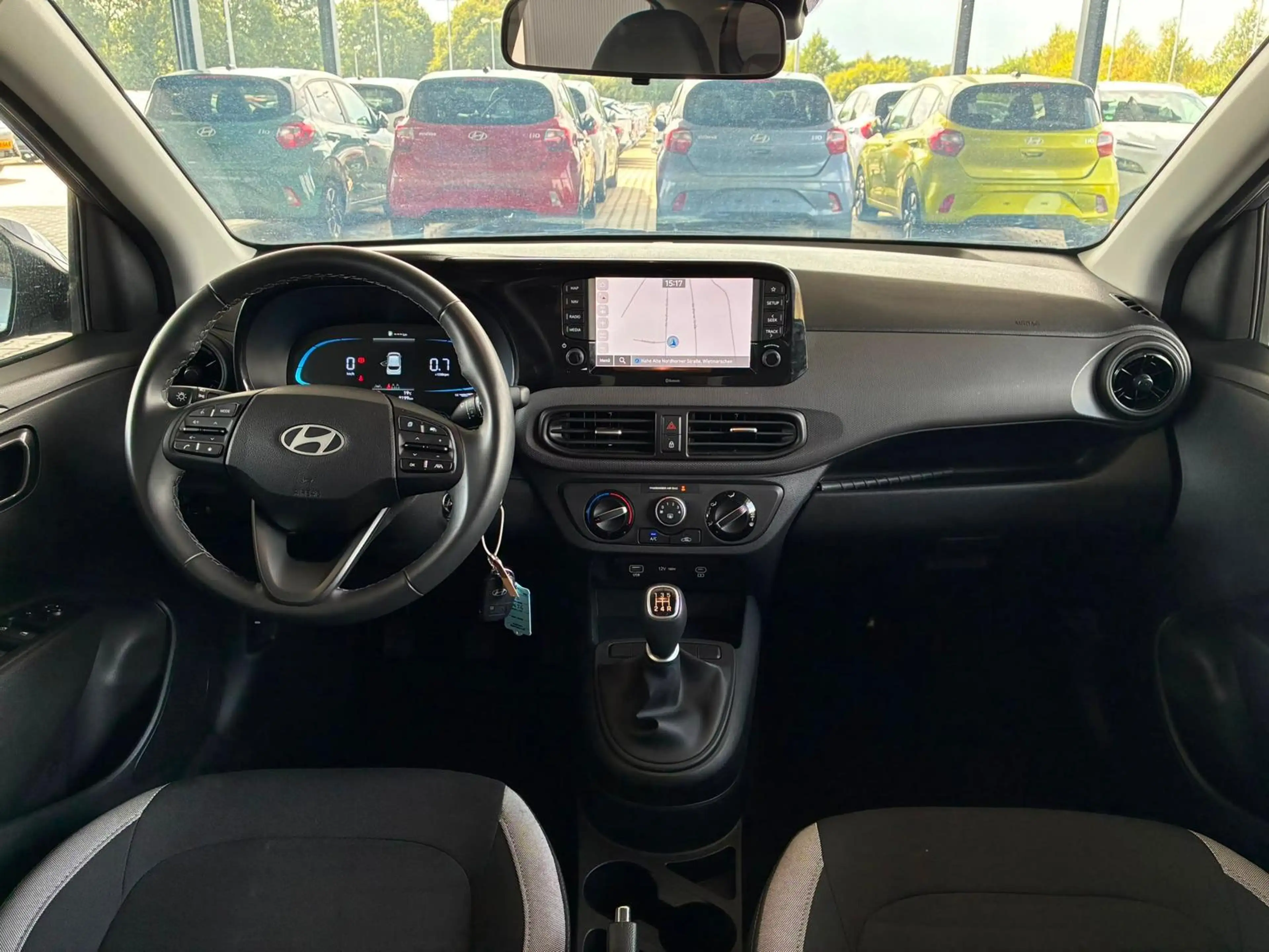 Hyundai i10 MPI 1.0 63PS Comfort / CarPlay / Navi / Kamera / T — photo 7