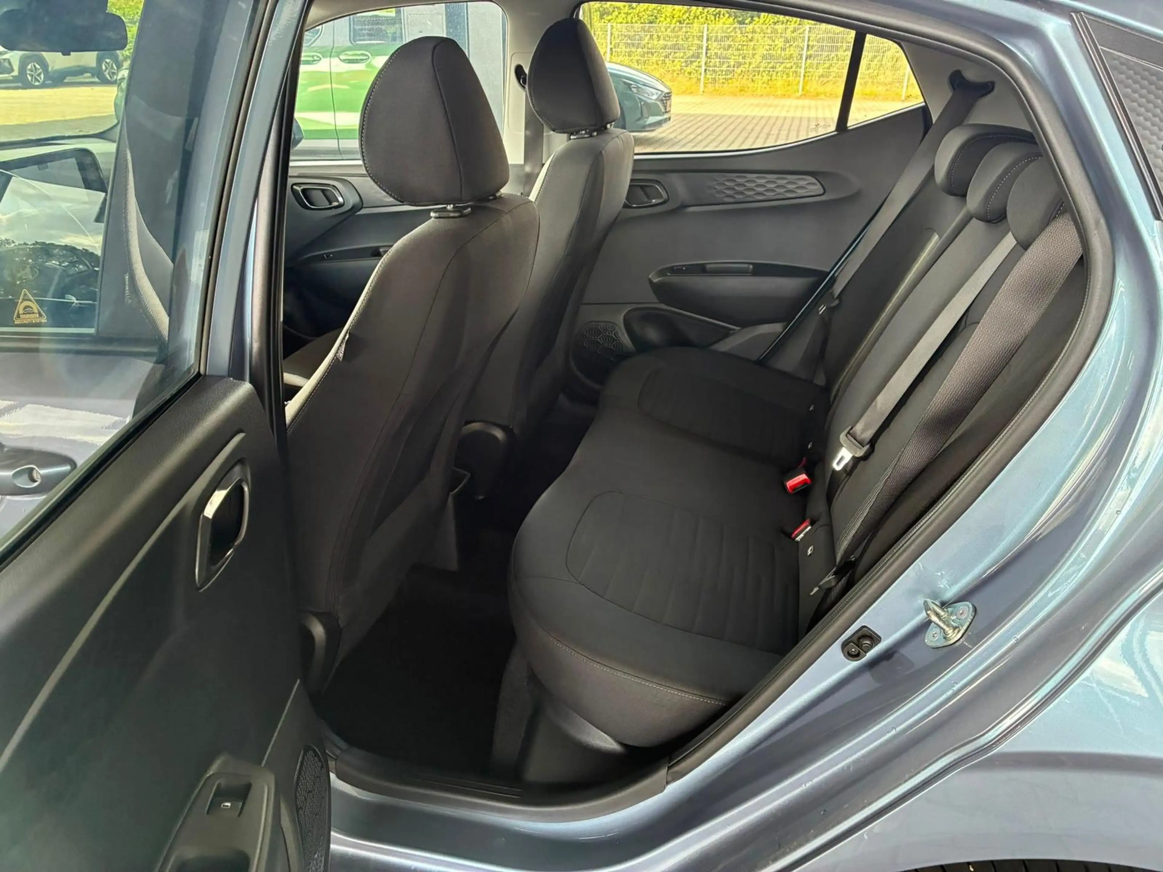 Hyundai i10 MPI 1.0 63PS Comfort / CarPlay / Navi / Kamera / T — photo 6