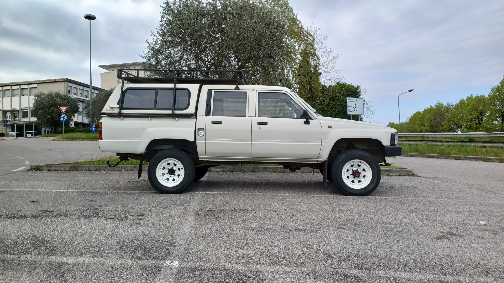 Toyota Hilux 2.5 double cab LN 65 - 1