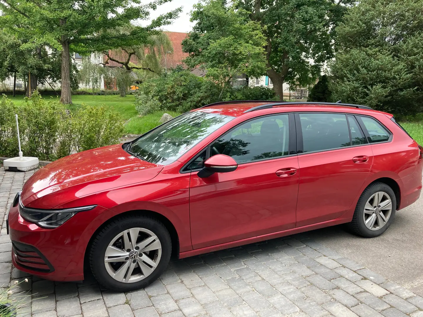 Volkswagen Golf Variant Golf VIII Variant mit Werksgarantie Červená - 1