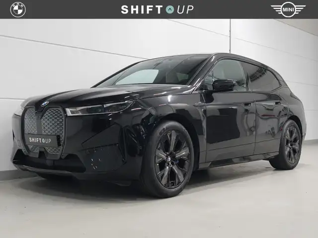 BMW iX xDrive40 Skylounge | CoPilot | Elektr. Trekhaak |