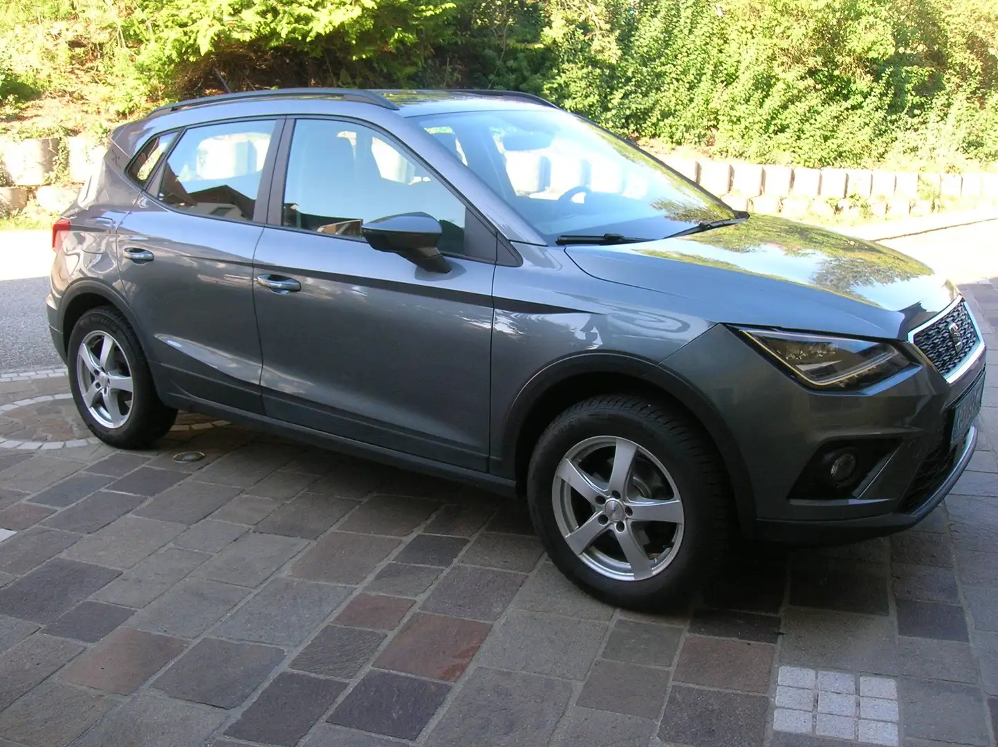 SEAT Arona Style, Led - Scheinwerfer, Navi, AHK, Sitzheizung Grau - 1