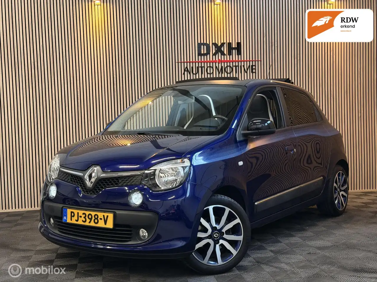 Renault Twingo 0.9 TCe Iconic Special Edition VOUWDAK LEDER — photo 1 of 30