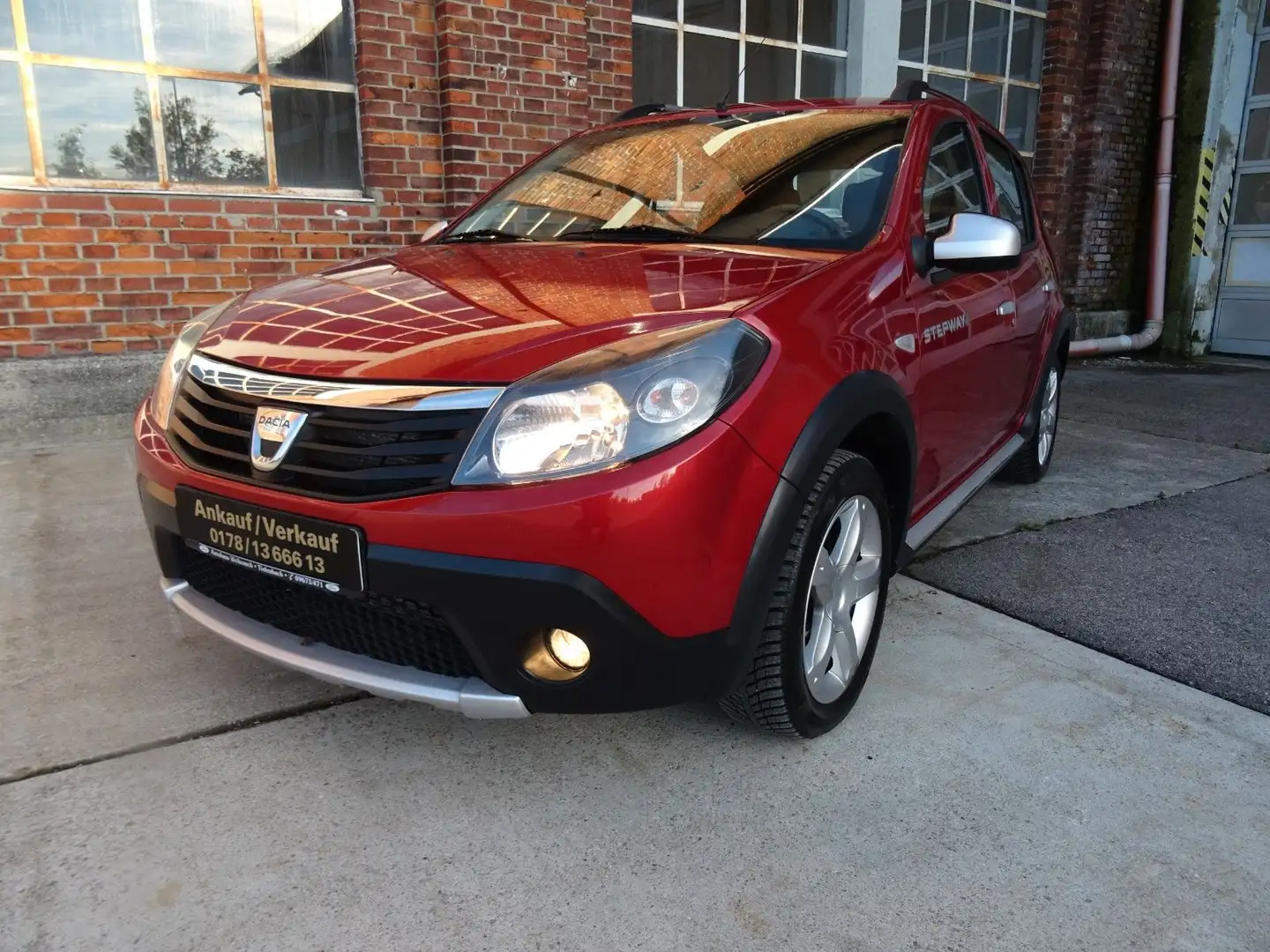 Dacia Sandero Stepway mit Gasanlage (LPG) Rot - 1