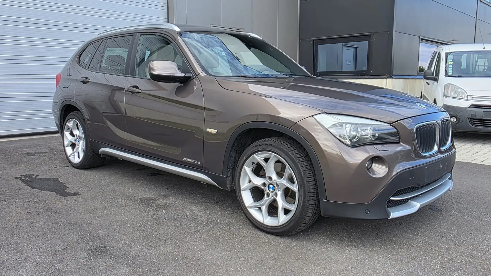 BMW X1 X1 xDrive20d Aut. Brown - 2