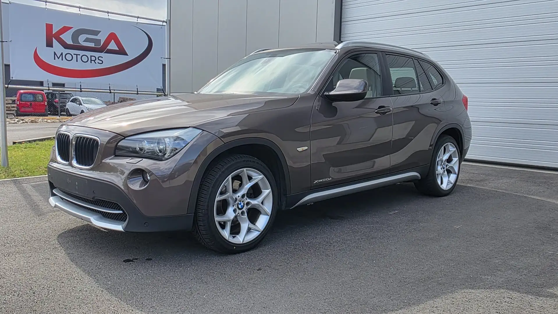 BMW X1 X1 xDrive20d Aut. Brown - 1