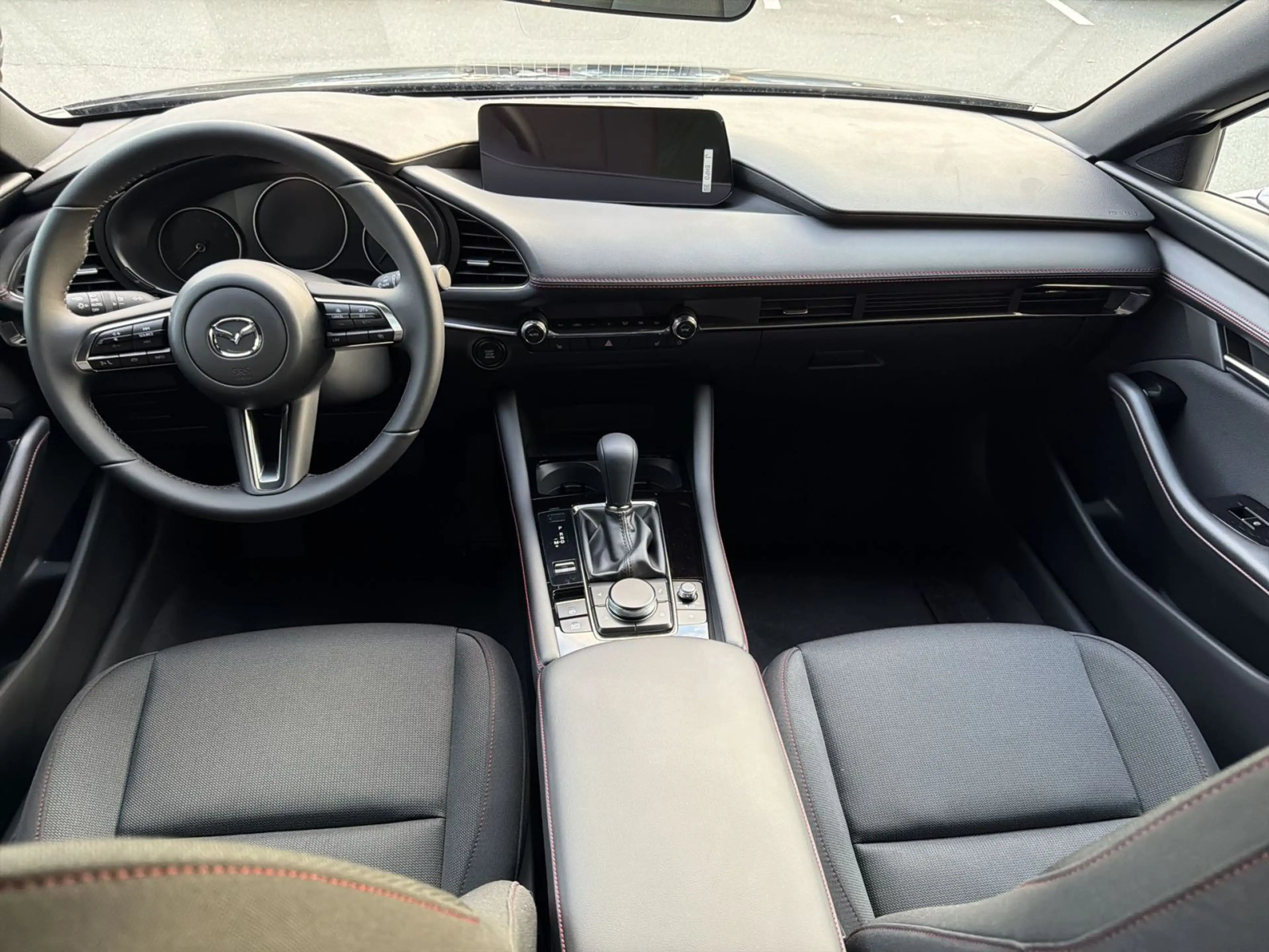 Mazda 3 2.5L e-SKYACTIV G 140ps — photo 14