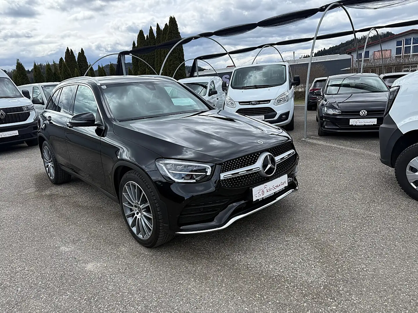 Mercedes-Benz GLC 300 d 4MATIC Aut. Schwarz - 2