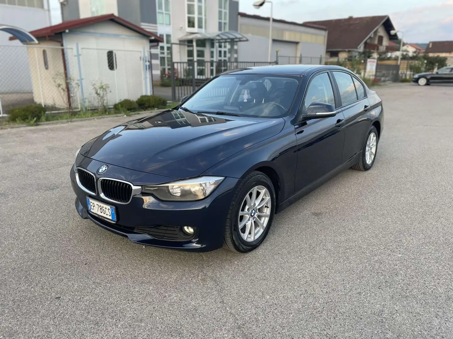 BMW 316 316d Business auto Blu/Azzurro - 2