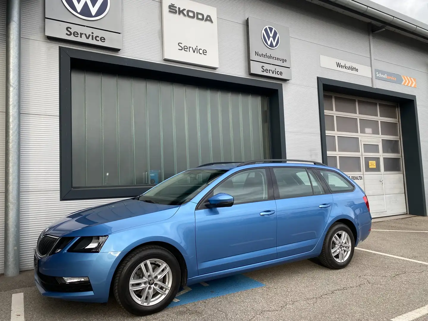 Skoda Octavia Combi Active 115TSI Schalter AHV,Klima,ZV,FH,Tempo Blau - 2