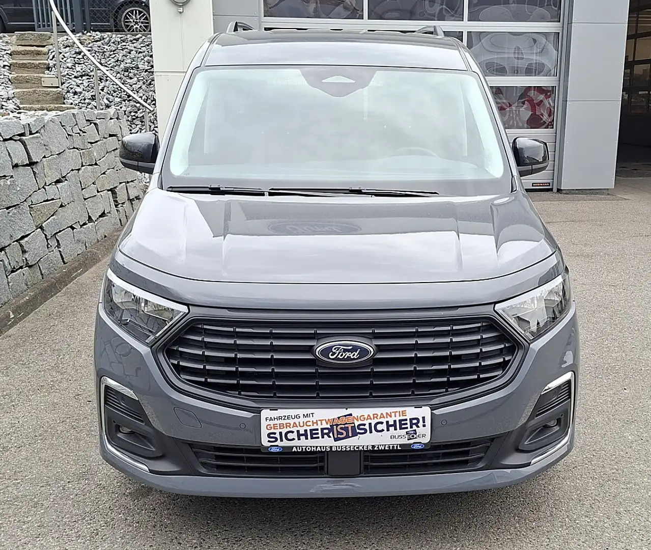 Ford Tourneo Connect 1,5 EcoBoost PHEV L1 Titanium Grau - 2