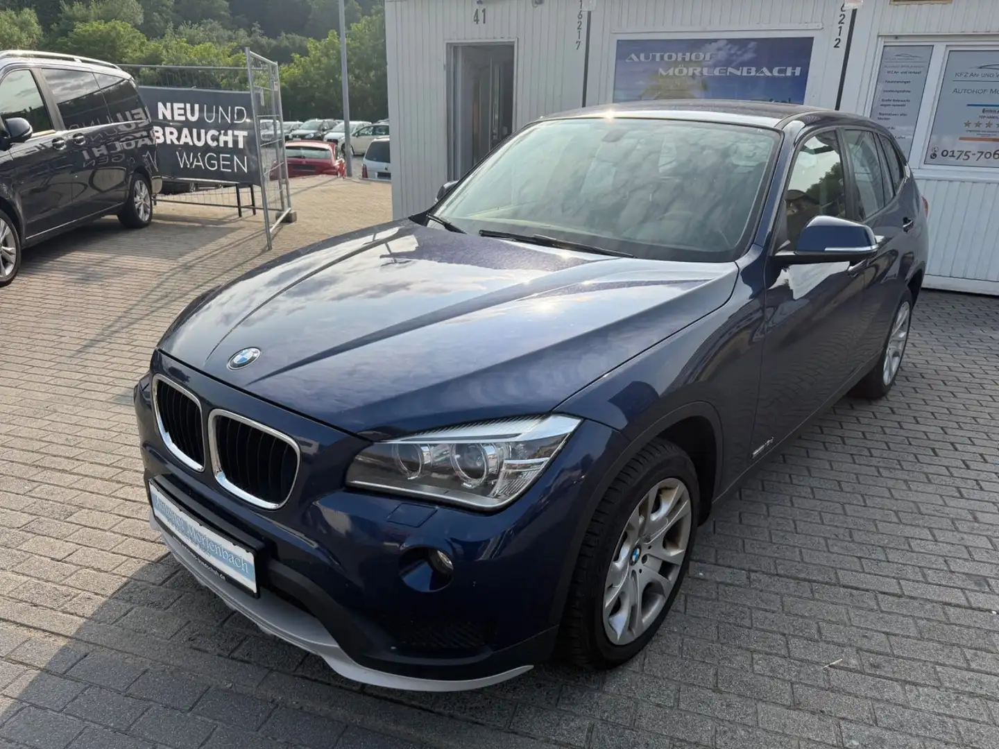 BMW X1 Baureihe X1 18 d sDrive Синий - 1