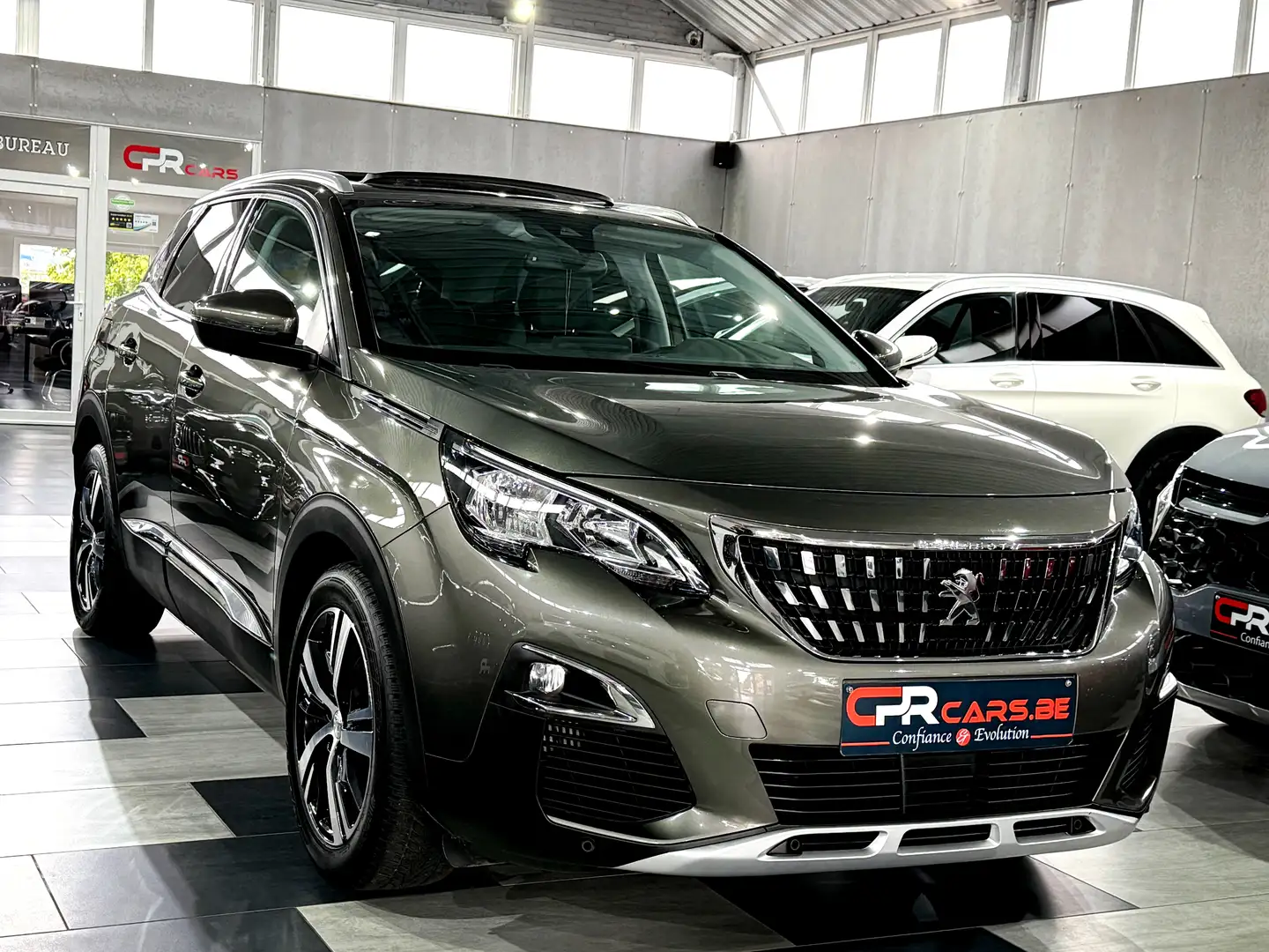 Peugeot 3008 1.2i GT Line 1e Main Etat Neuf Full Hist. Gris - 2