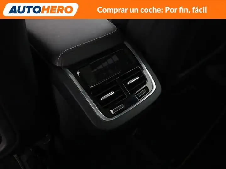 Volvo XC60 2019, foto 34
