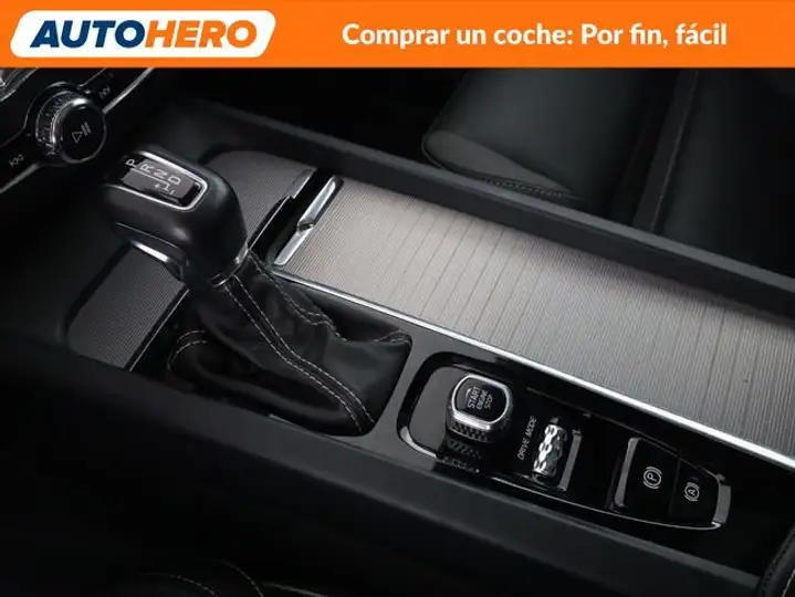 Volvo XC60 2019, foto 30