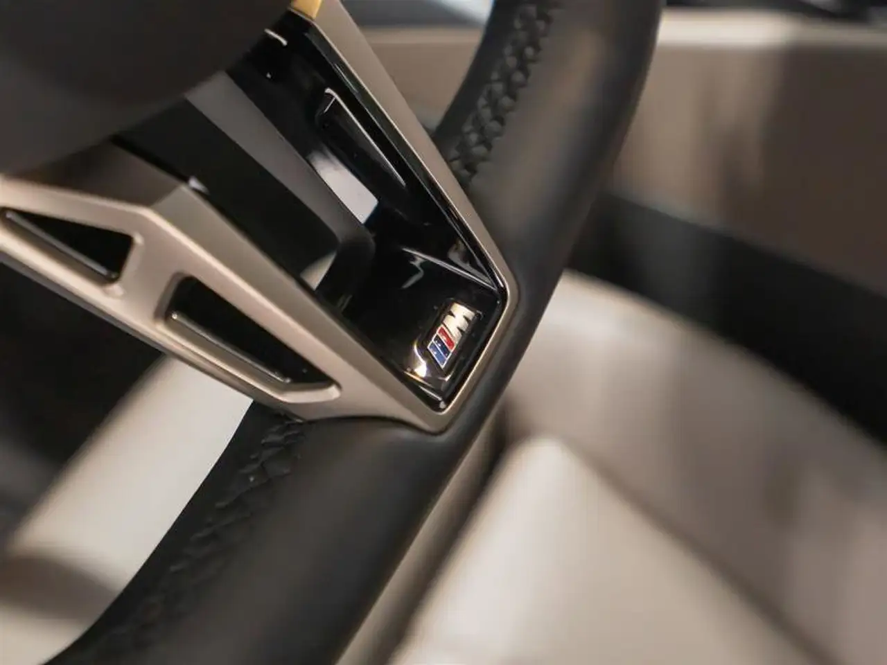 BMW 5 Series снимка BMW 5 Series