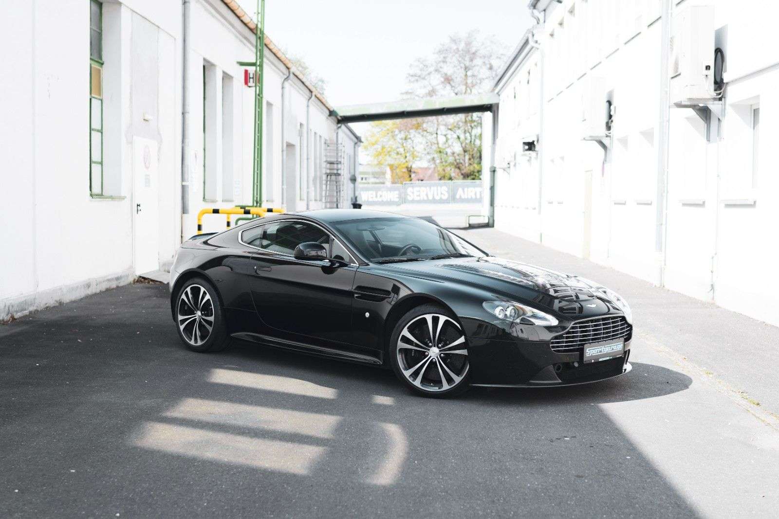 Second hand Aston Martin V12 Vantage 6.0