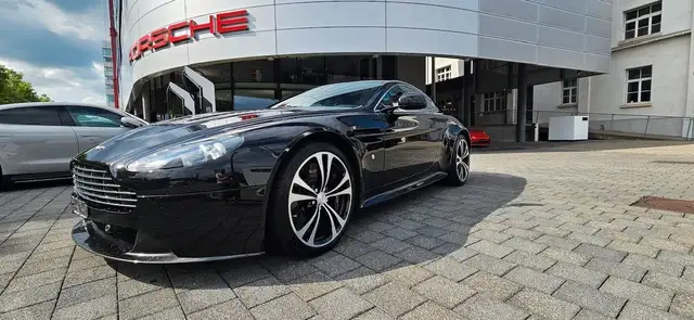 Aston Martin Vantage Schalensitz Carbon Black*Manual*MwSt