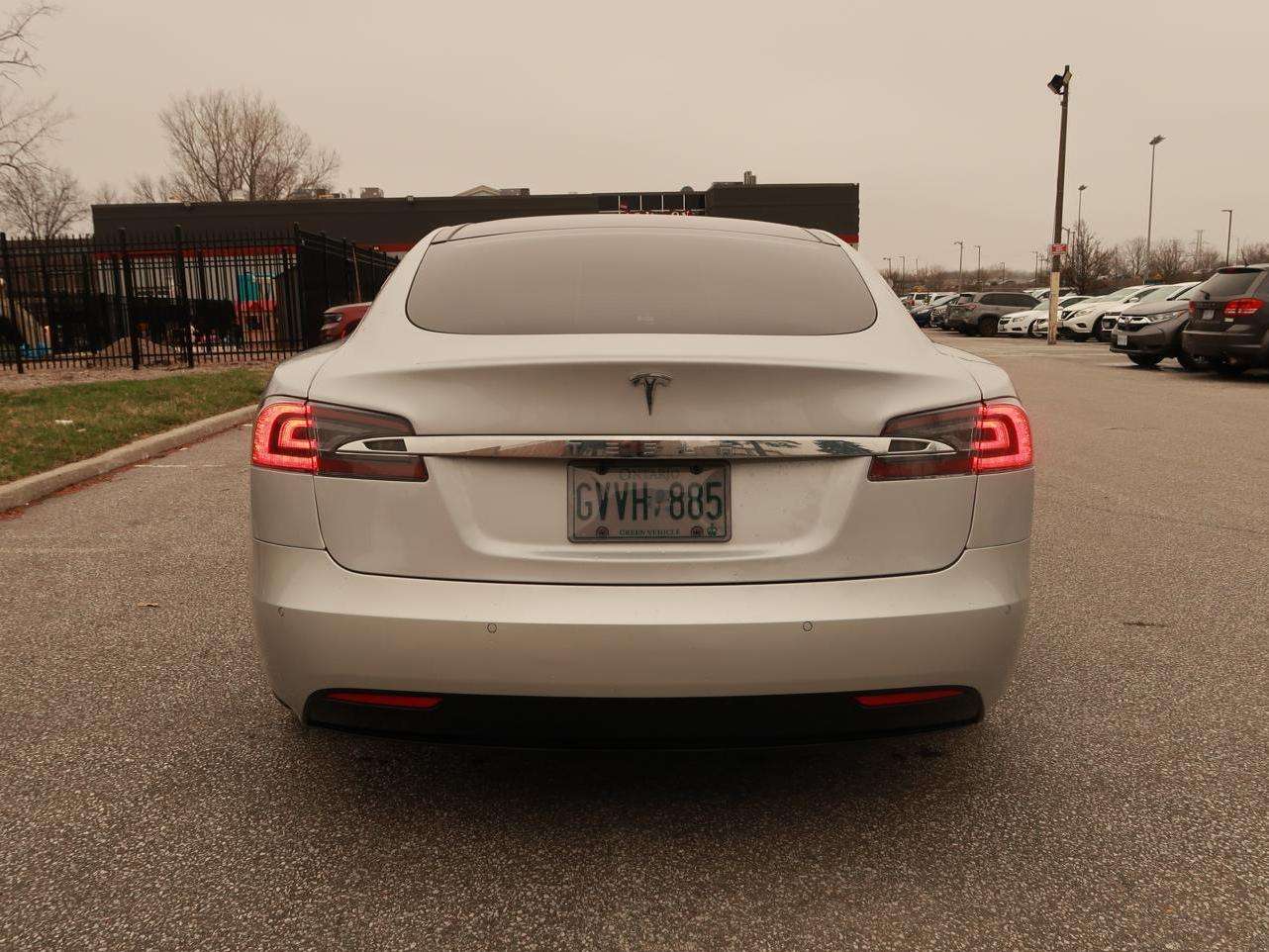 2016 Tesla Model S thumb 8