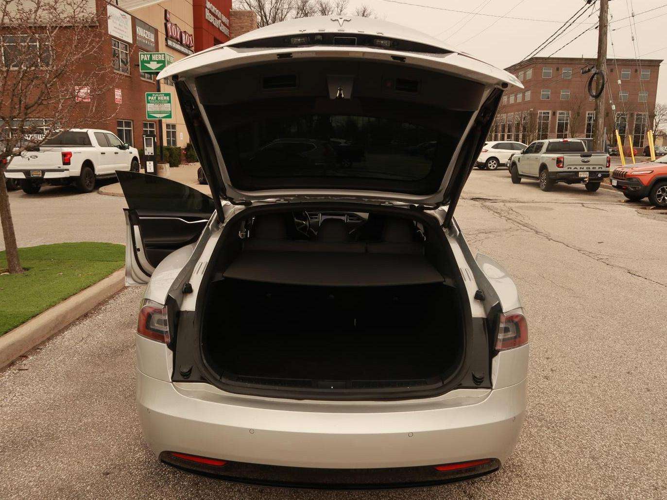 2016 Tesla Model S alt 5