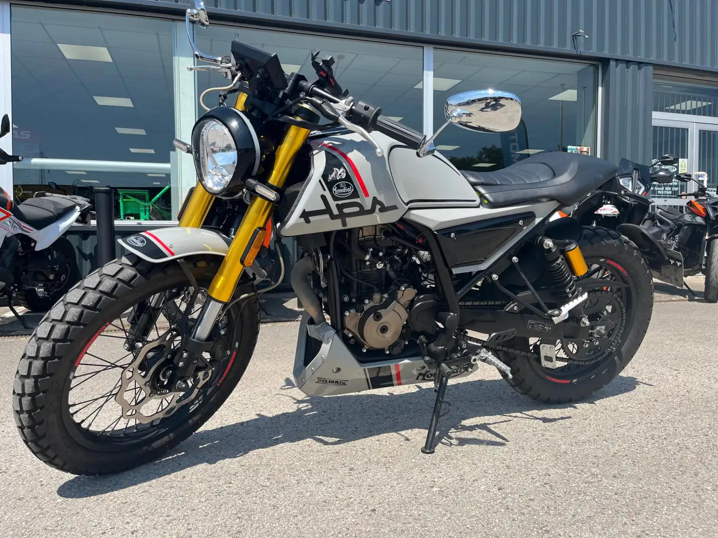 Mondial Grijs - 2