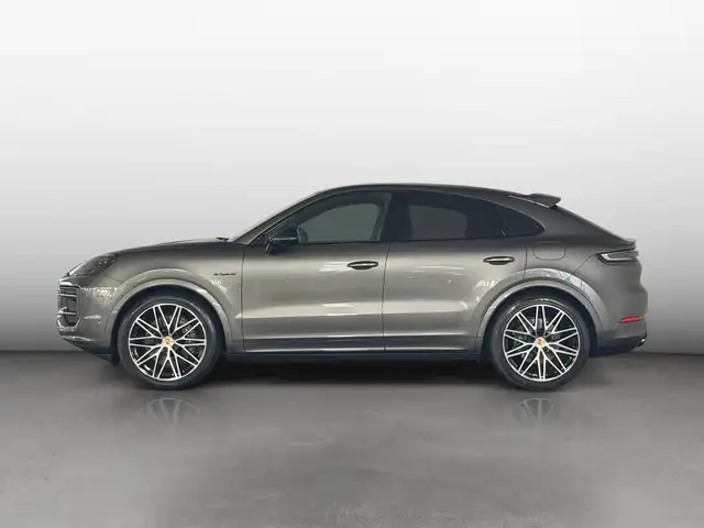 Porsche Cayenne view 2
