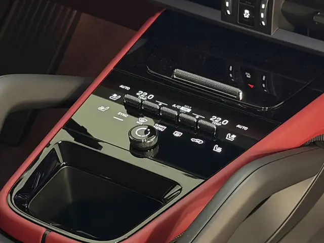 Porsche Cayenne view 15