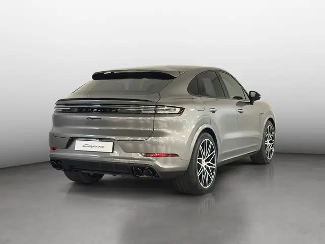 Porsche Cayenne view 5