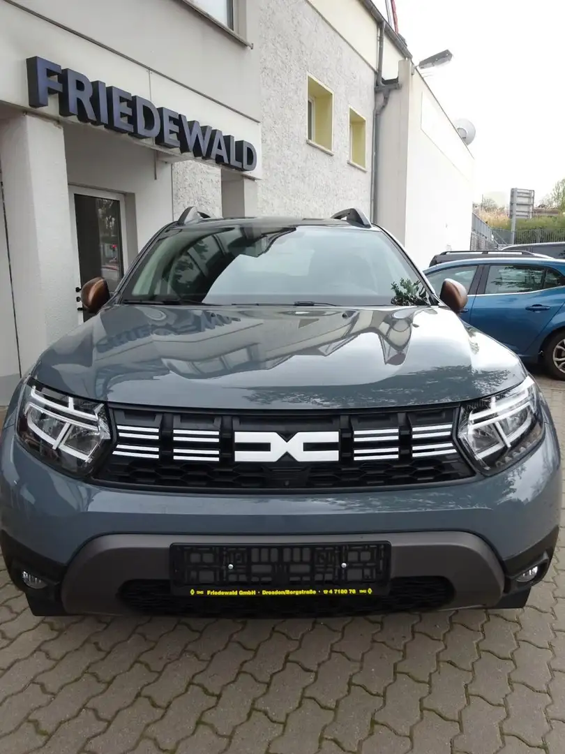 Dacia Duster II Extreme TCe150 4WD Multiview+Navi+SHZ Grau - 2