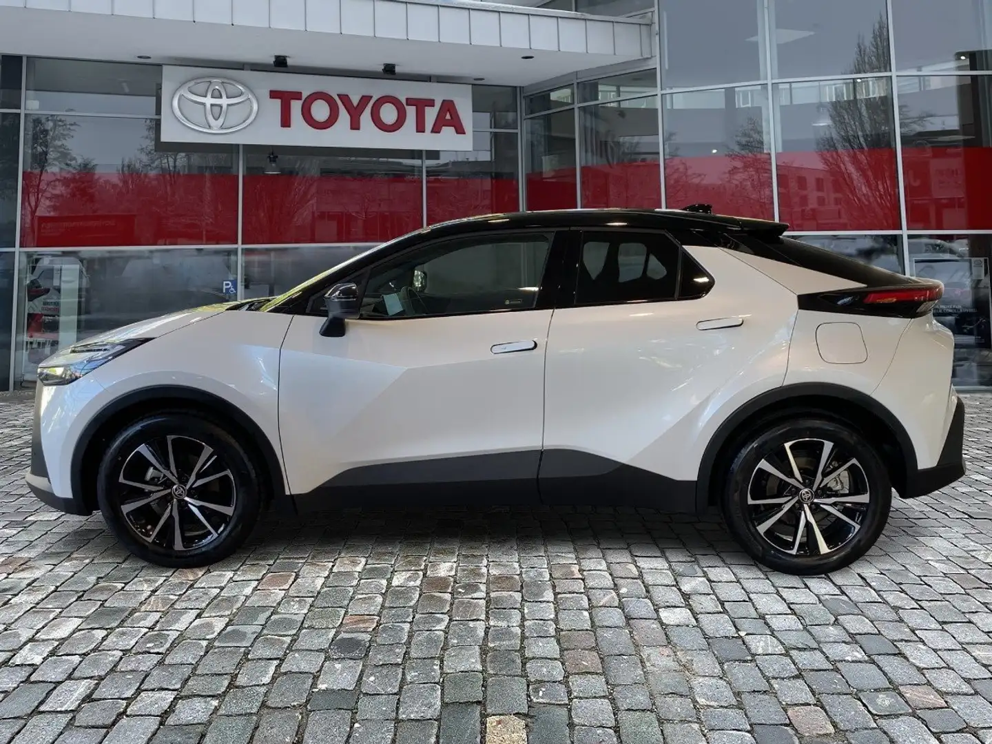 Toyota C-HR 1.8 Hybrid Teamplayer **Technik-Paket** Weiß - 2