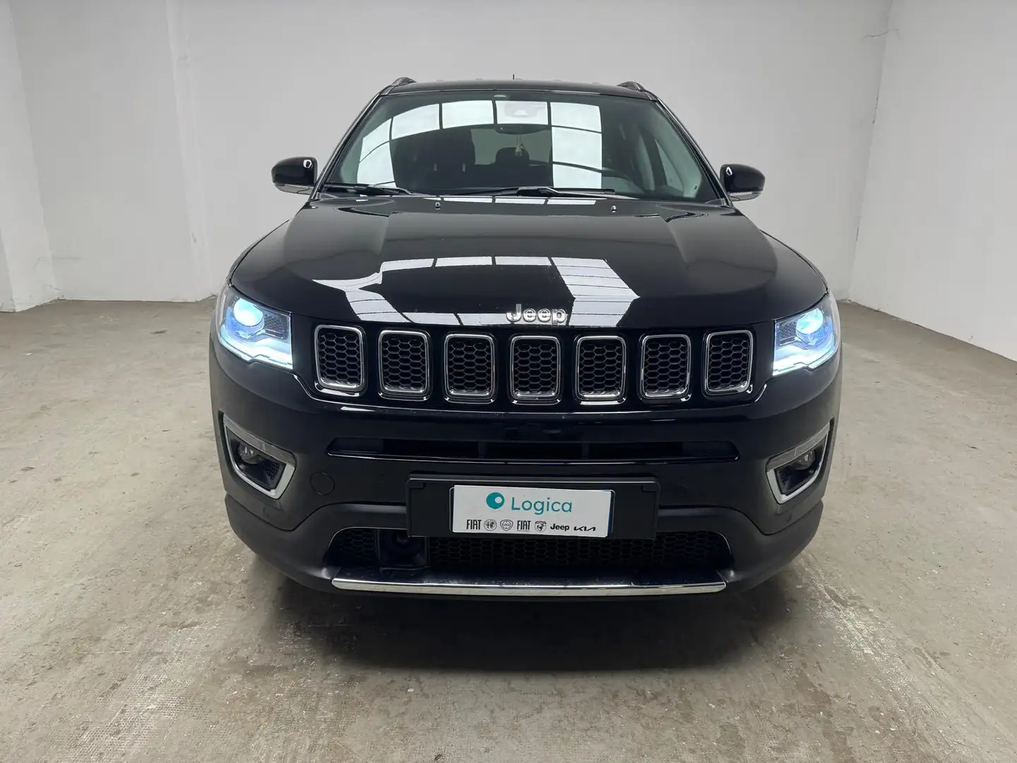 Jeep Compass 1.3 Turbo T4 Limited Zwart - 2