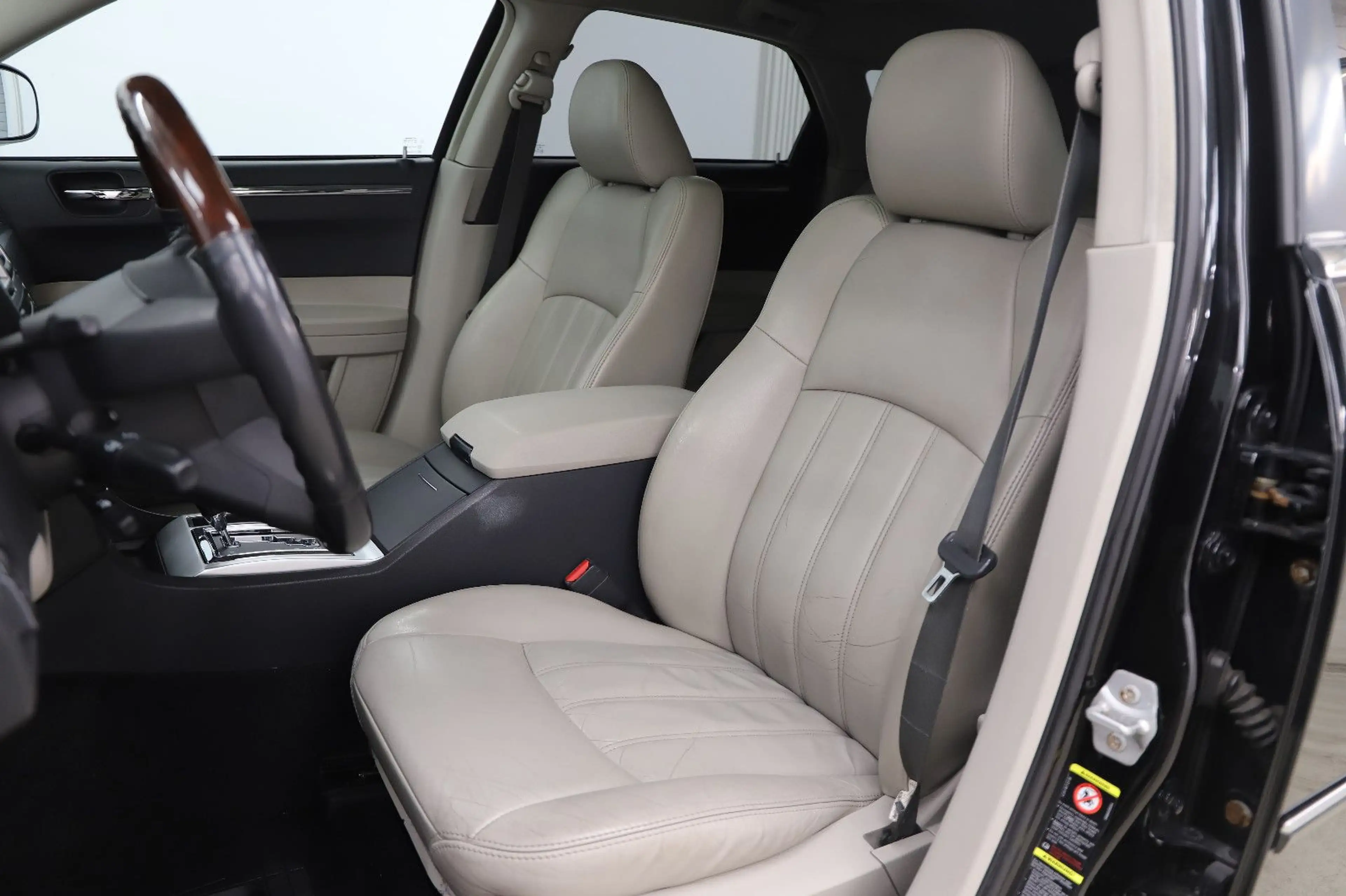 Chrysler 300C Touring 218 PS 3.0 CRD Schiebedach — photo 10