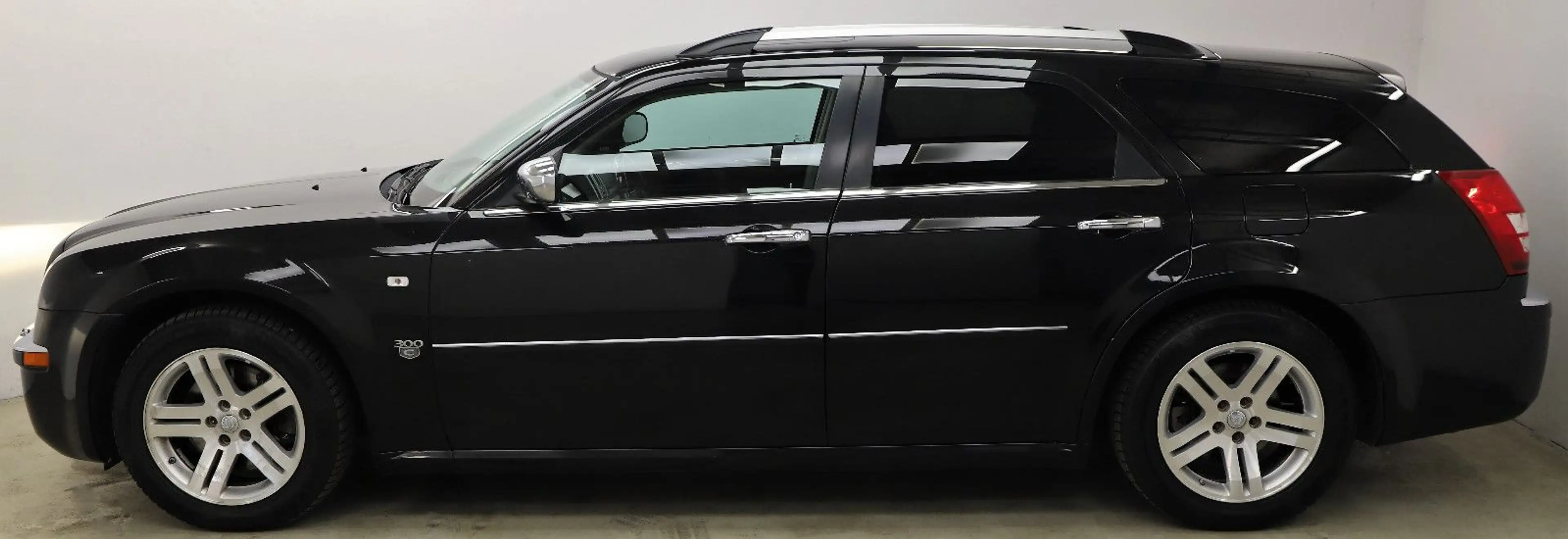 Chrysler 300C Touring 218 PS 3.0 CRD Schiebedach — photo 5