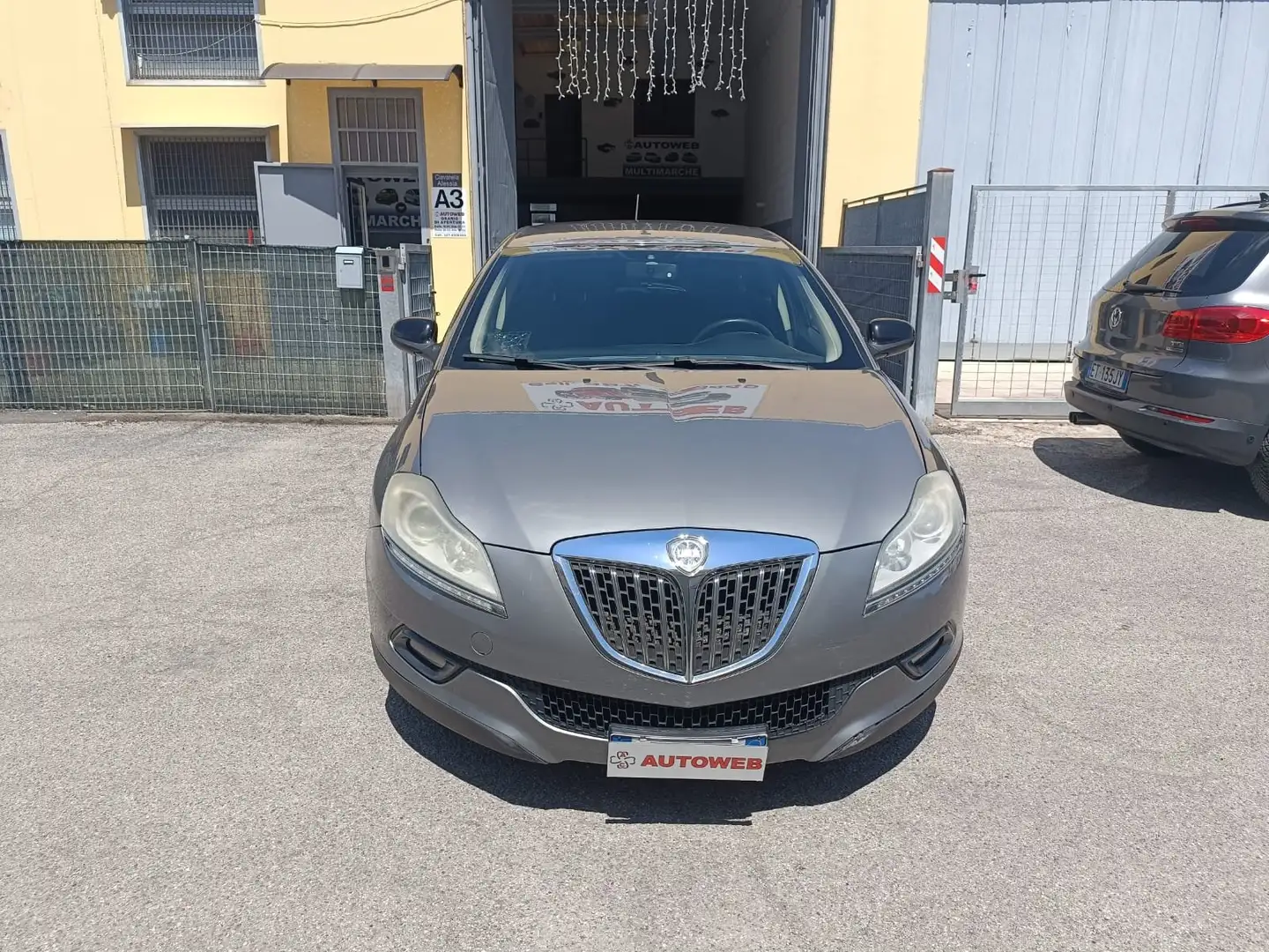 Lancia Delta 1.6 mjt Oro 120cv dpf Gris - 1