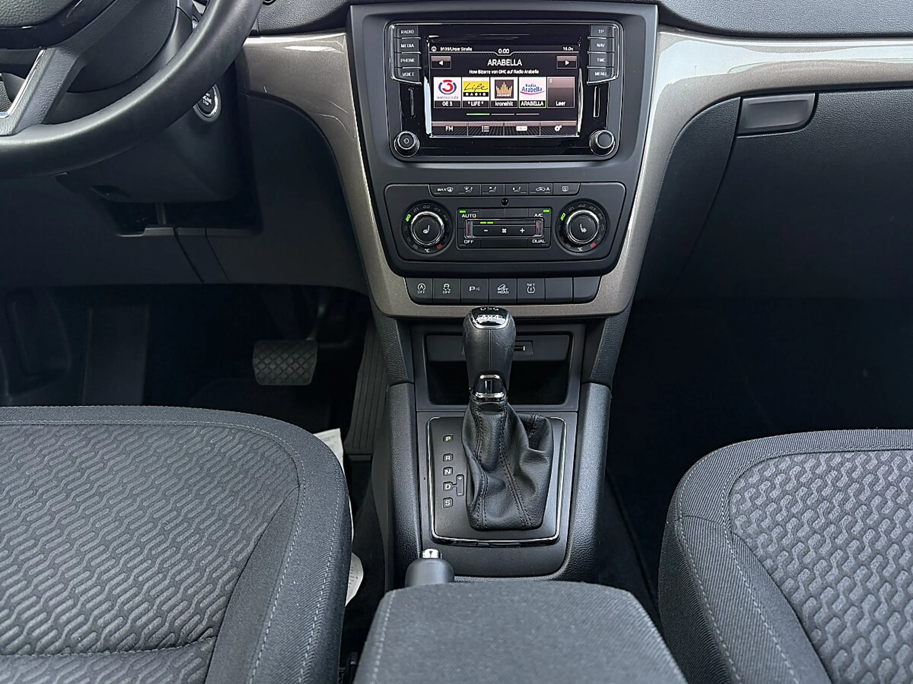 Skoda Yeti Outdoor 2,0 TDI SCR 4x4 Style DSG — photo 14