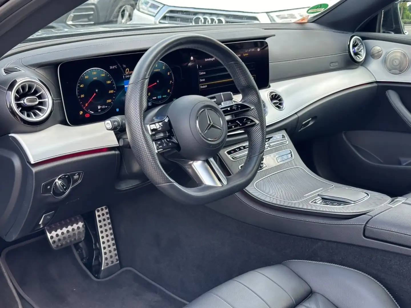 Mercedes-Benz E 200 Coupe/Facelift/AMG-Line/Widescreen/Burmest Grau - 2