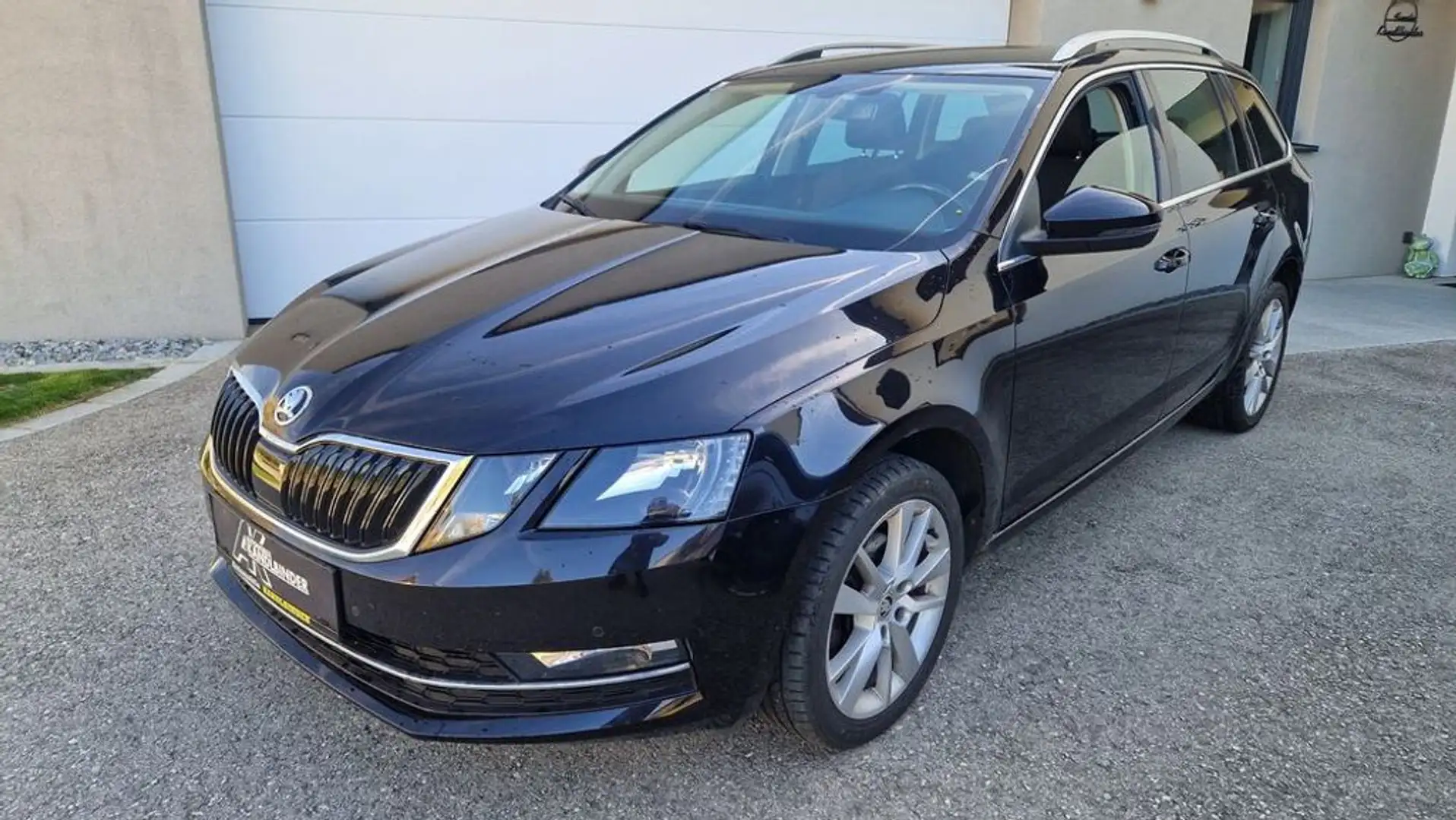Skoda Octavia Style 4x4 Schwarz - 1