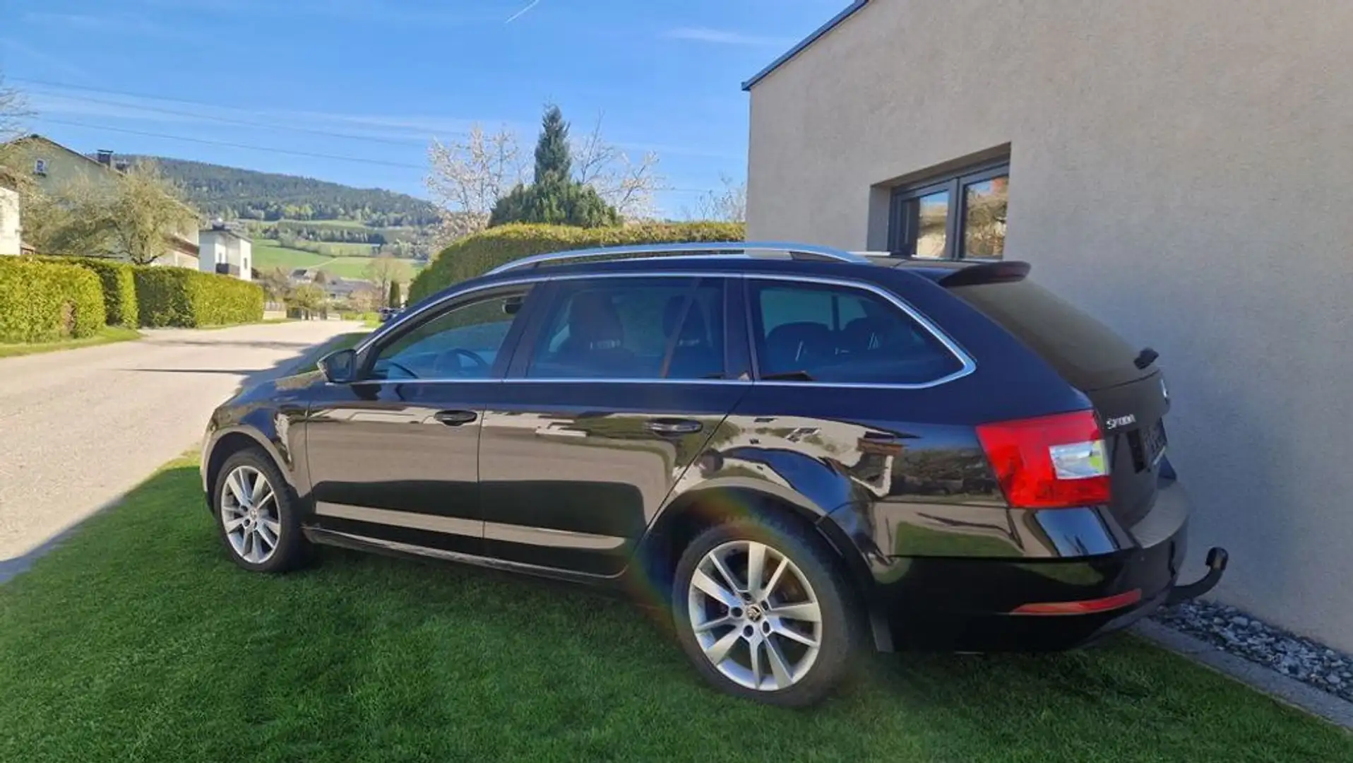 Skoda Octavia Style 4x4 Schwarz - 2